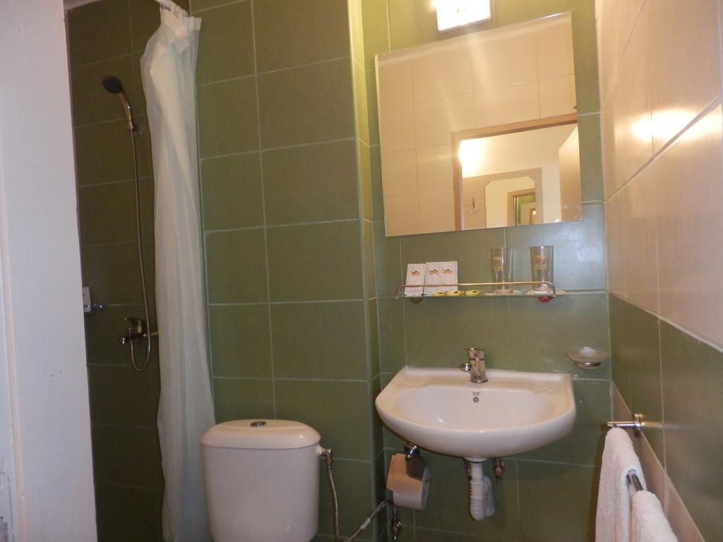 Olimpia Supersnab Hotel Baltjik Exteriör bild