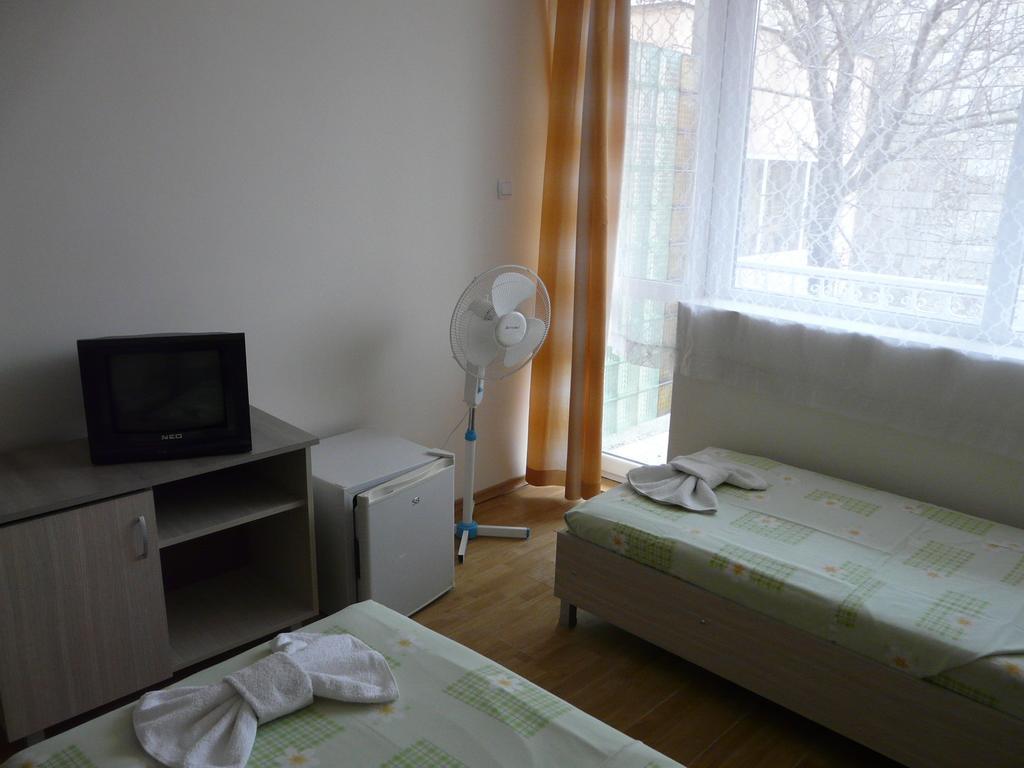 Olimpia Supersnab Hotel Baltjik Rum bild